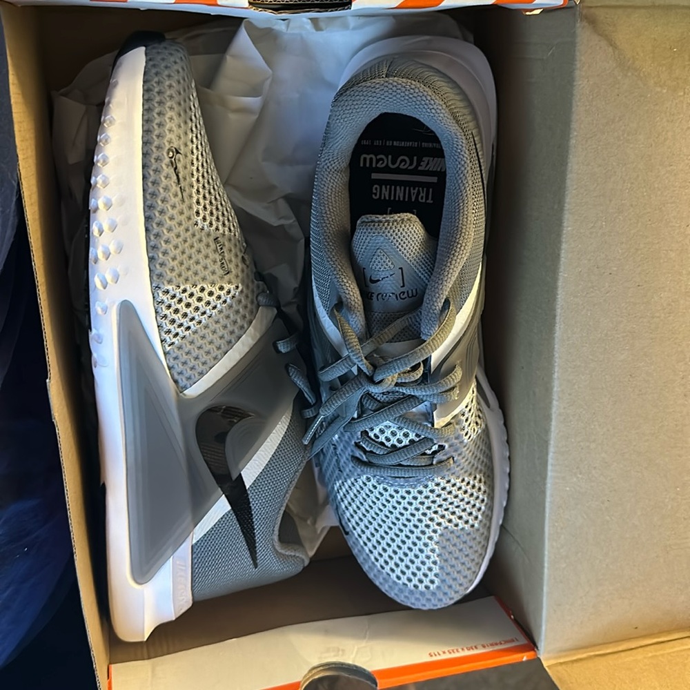 Gray nike renew fusion